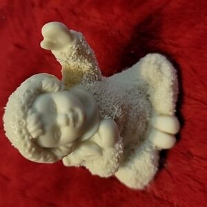 Cream Snowball Figurine With Arm Up
